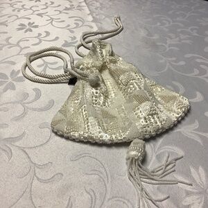 BEADED WHITE  BAG PULL STRING Amazing.  🤩 NEW OLD STOCK. MUST SEE